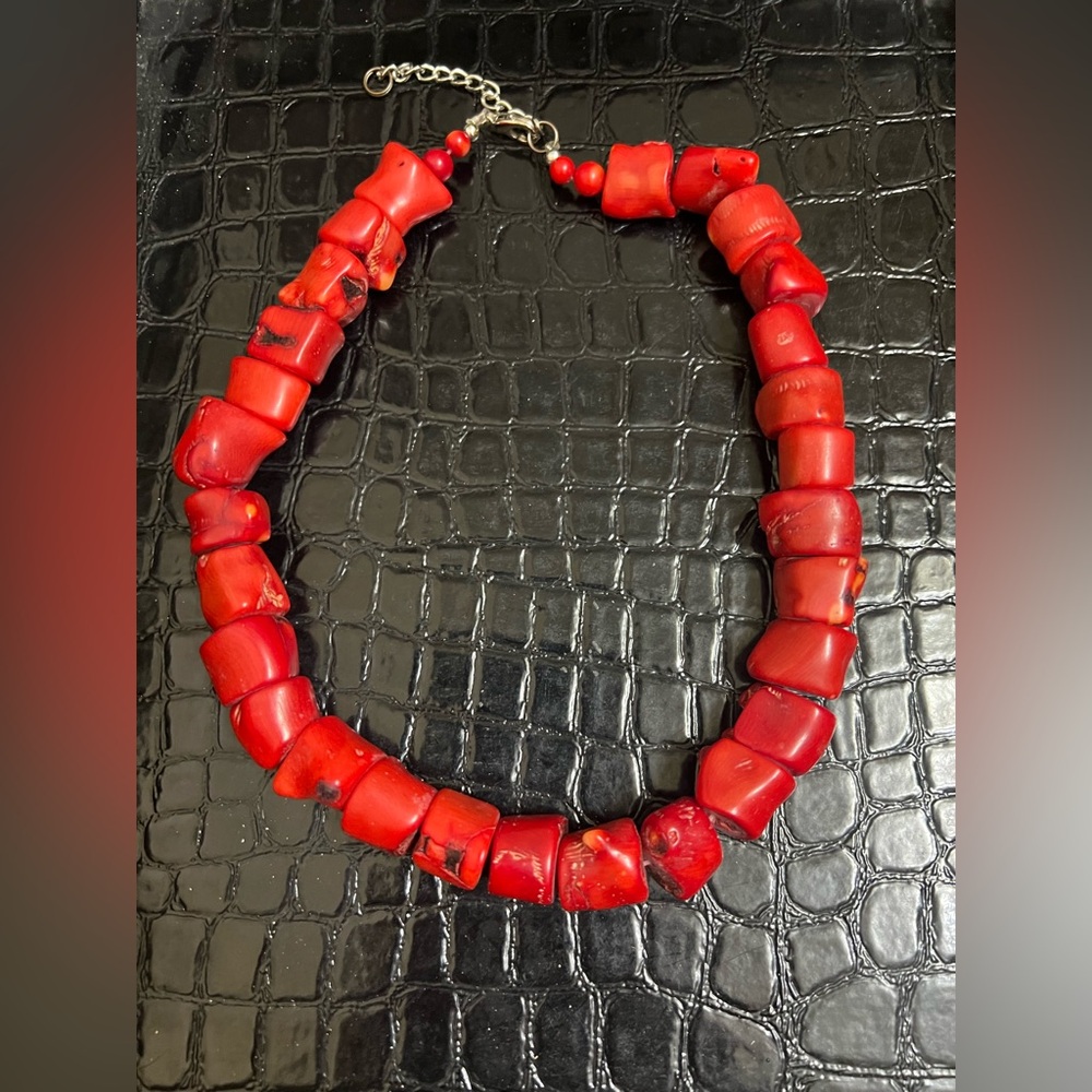 Vintage Red Coral Necklace - Picture 3 of 4
